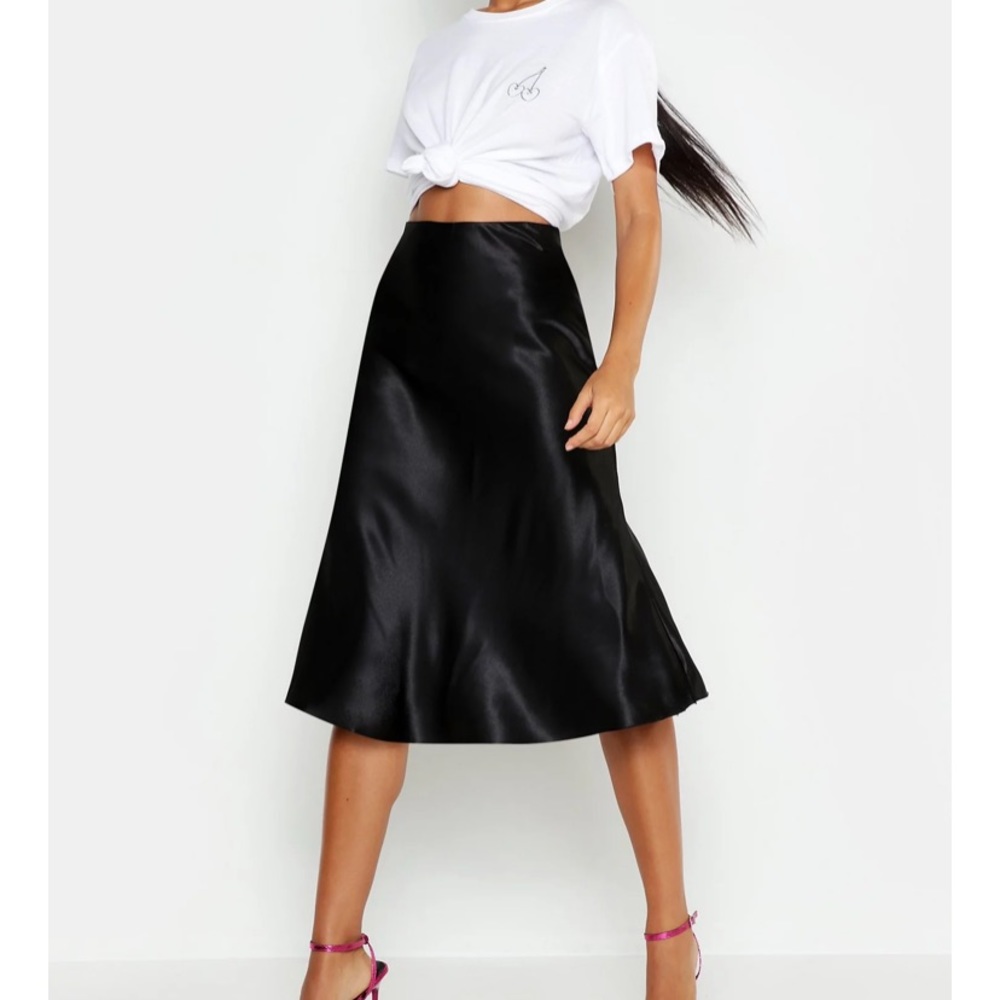 Black satin skirt💣